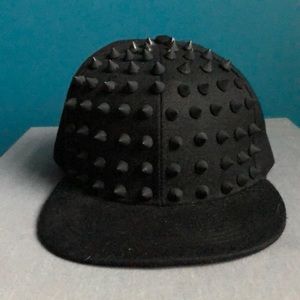 Black spike SnapBack